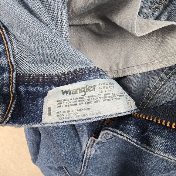Wrangler Mens Straight Leg Blue Denim Jeans Relaxed Fit Classic 5 Pocket Style - Picture 8 of 8